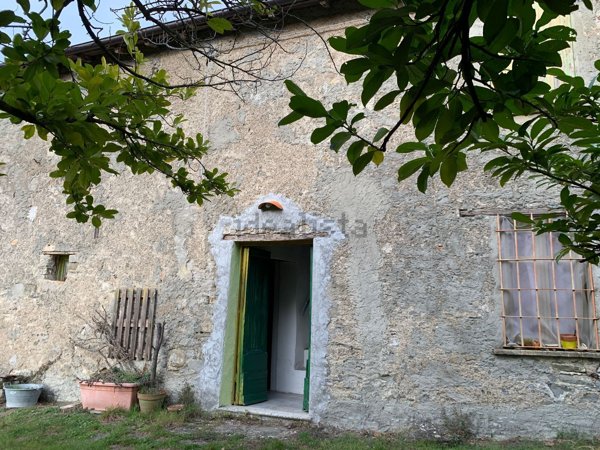 casa indipendente in vendita a Cuneo in zona Borghetto