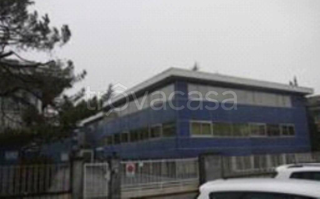 capannone in vendita a Cuneo in zona San Rocco Castagnaretta