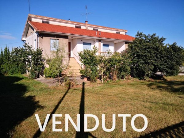 casa indipendente in vendita a Cuneo in zona Madonna delle Grazie