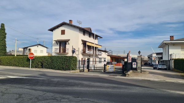 casa indipendente in vendita a Cuneo in zona San Rocco Castagnaretta