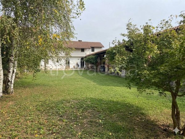casa indipendente in vendita a Cuneo in zona Passatore
