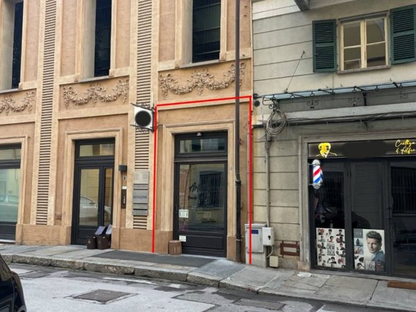 negozio in vendita a Cuneo in zona Centro Città