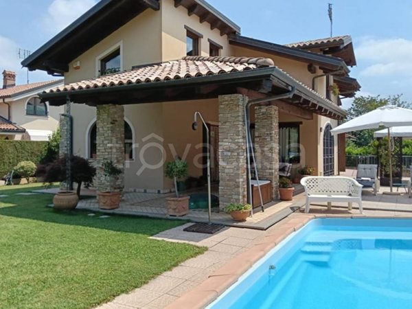 casa indipendente in vendita a Cuneo in zona Spinetta