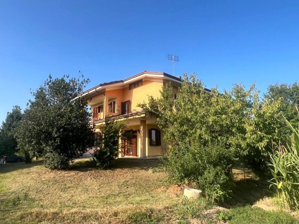 casa indipendente in vendita a Cuneo in zona Roata Canale