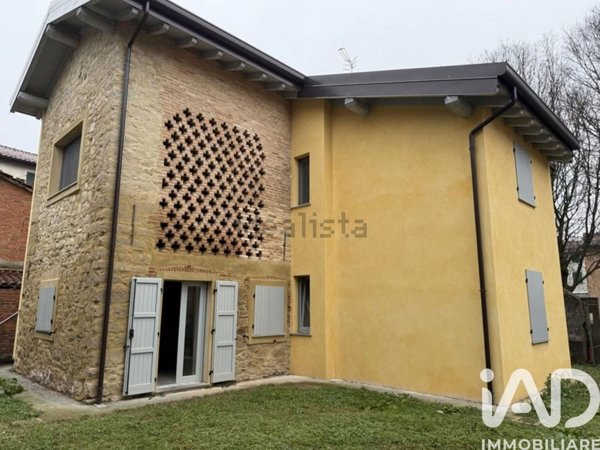 casa indipendente in vendita a Cuneo in zona Borghetto