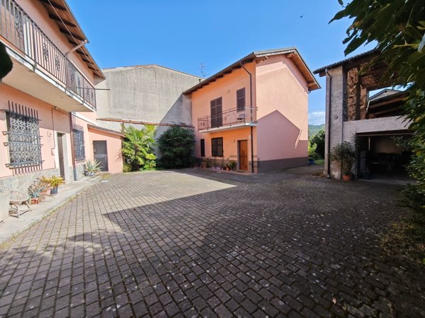 casa indipendente in vendita a Cuneo in zona Borghetto