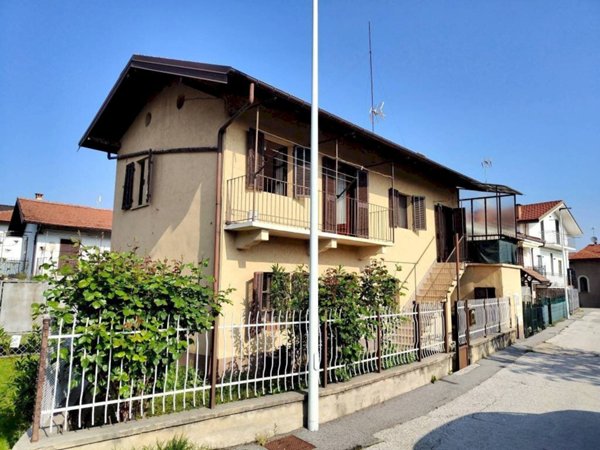 casa indipendente in vendita a Cuneo in zona Madonna delle Grazie