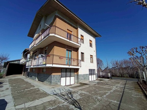 appartamento in vendita a Cuneo in zona Confreria