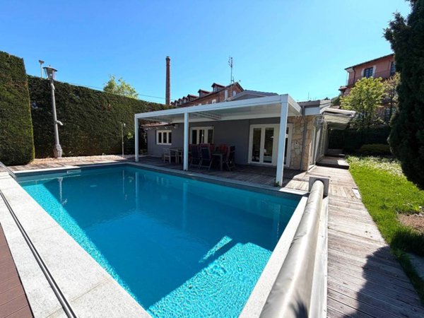 casa indipendente in vendita a Cuneo in zona Centro Città