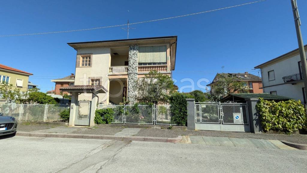 appartamento in vendita a Cuneo in zona Borgo San Giuseppe