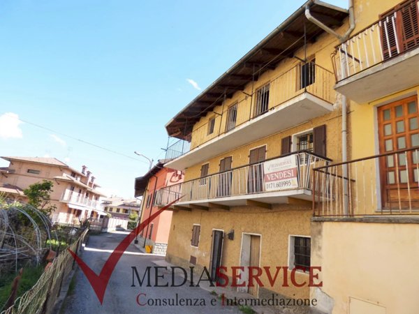 casa indipendente in vendita a Cuneo in zona Madonna delle Grazie