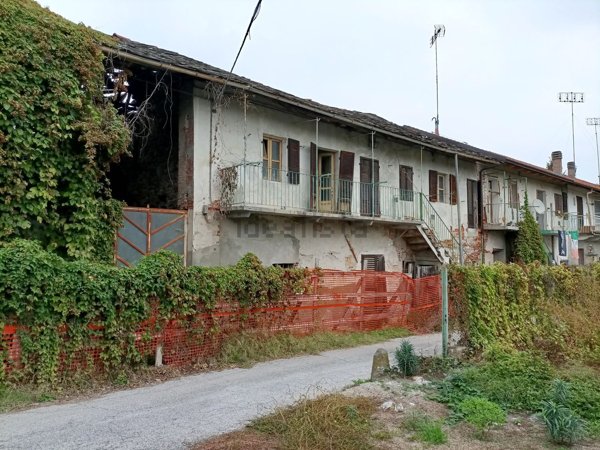 casale in vendita a Cuneo