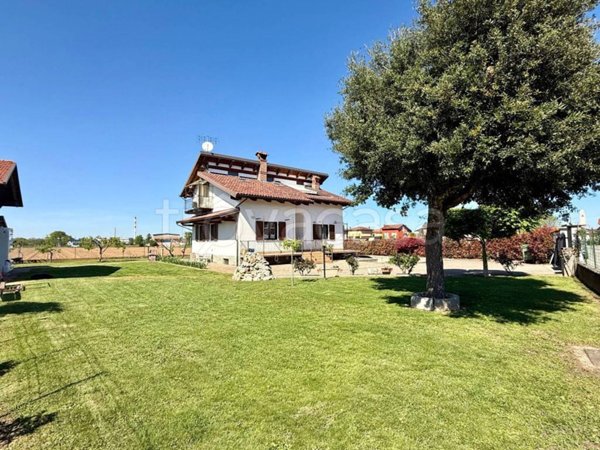casa indipendente in vendita a Cuneo in zona Spinetta