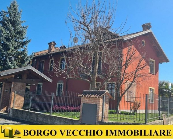 casa indipendente in vendita a Cuneo in zona Confreria
