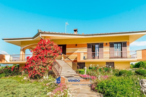 casa indipendente in vendita a Cuneo in zona Centro Città