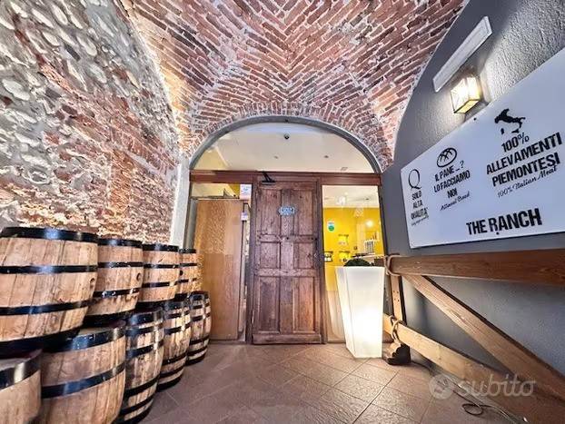 negozio in vendita a Cuneo in zona Centro Città