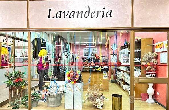 negozio in vendita a Cuneo