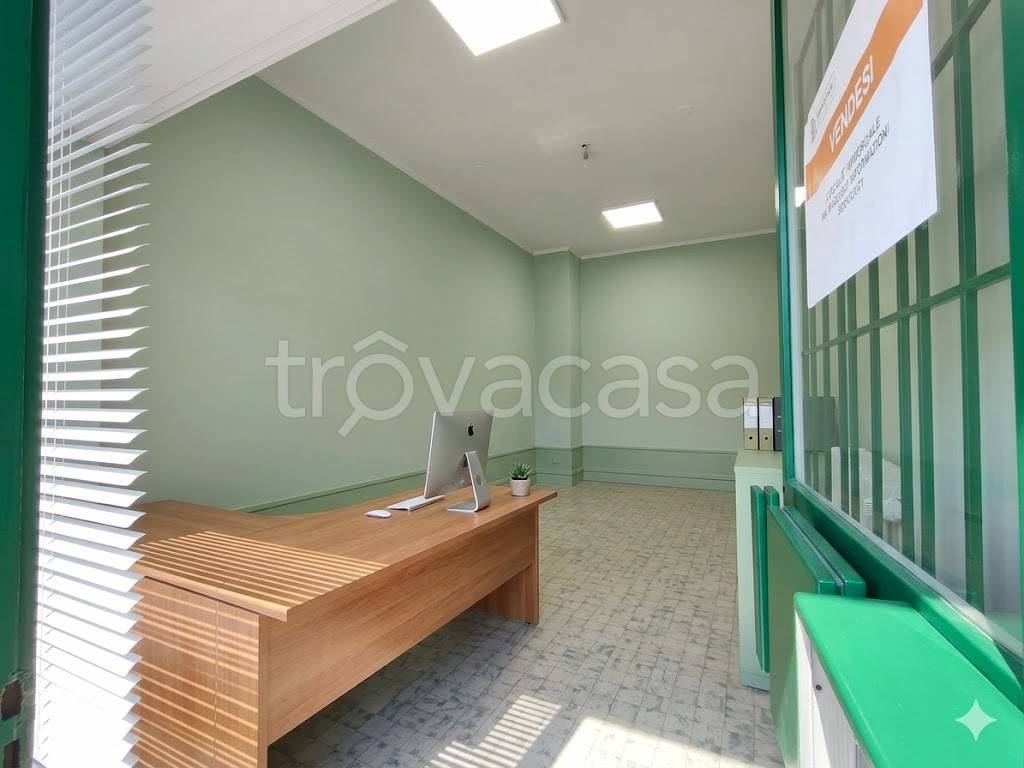 negozio in vendita a Cuneo in zona Corso Galileo Ferraris