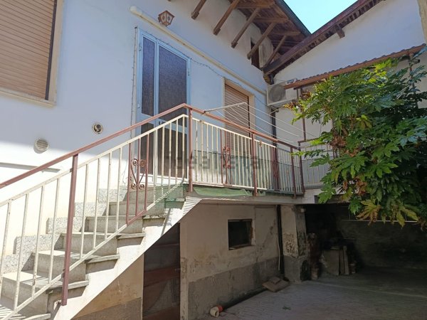 casa indipendente in vendita a Cuneo in zona Borghetto