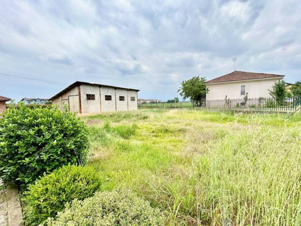 terreno agricolo in vendita a Cuneo in zona Passatore