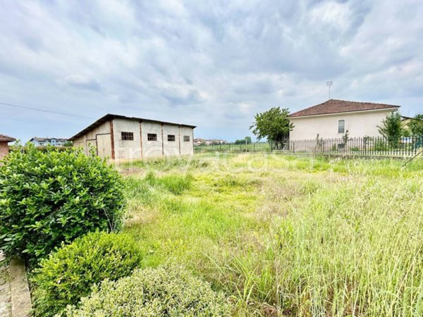 terreno agricolo in vendita a Cuneo in zona Passatore