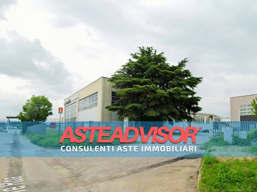 locale commerciale in vendita a Cuneo in zona Madonna dell'Olmo