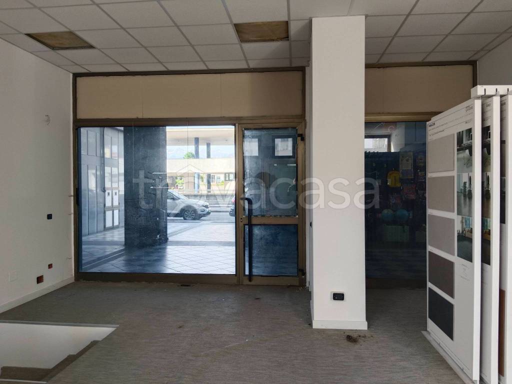 negozio in vendita a Cuneo