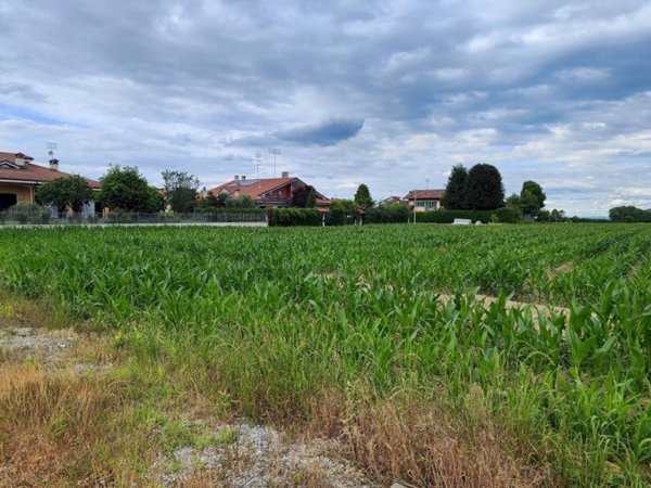 terreno edificabile in vendita a Cuneo in zona San Pietro del Gallo