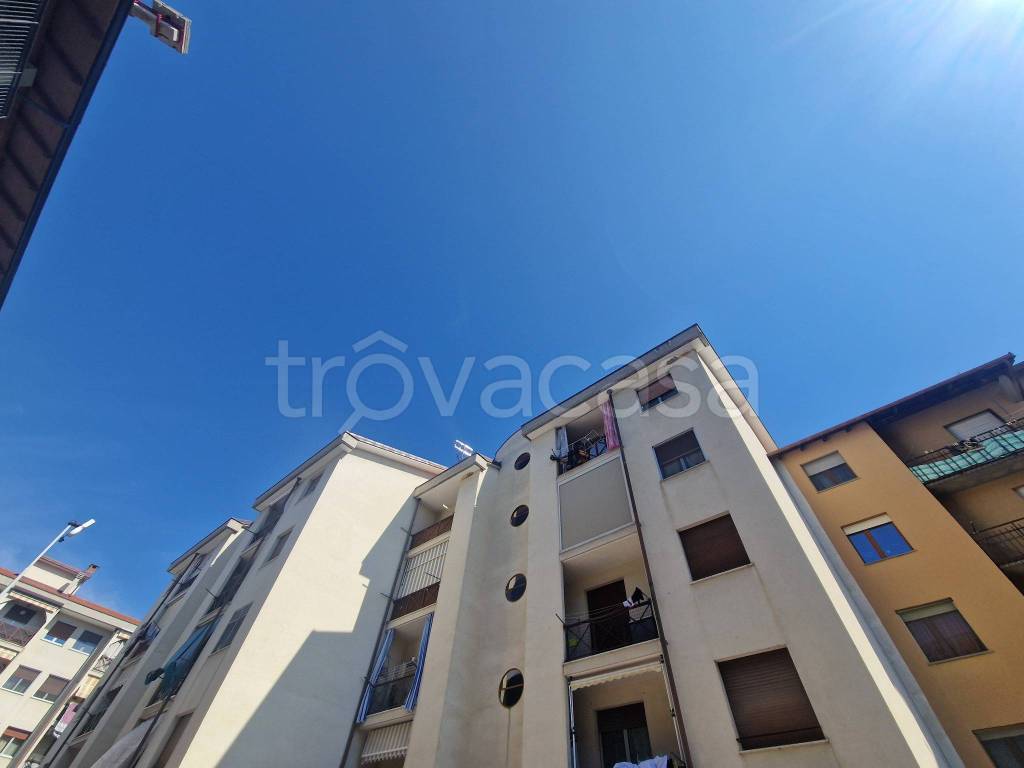 appartamento in vendita a Cuneo in zona Confreria