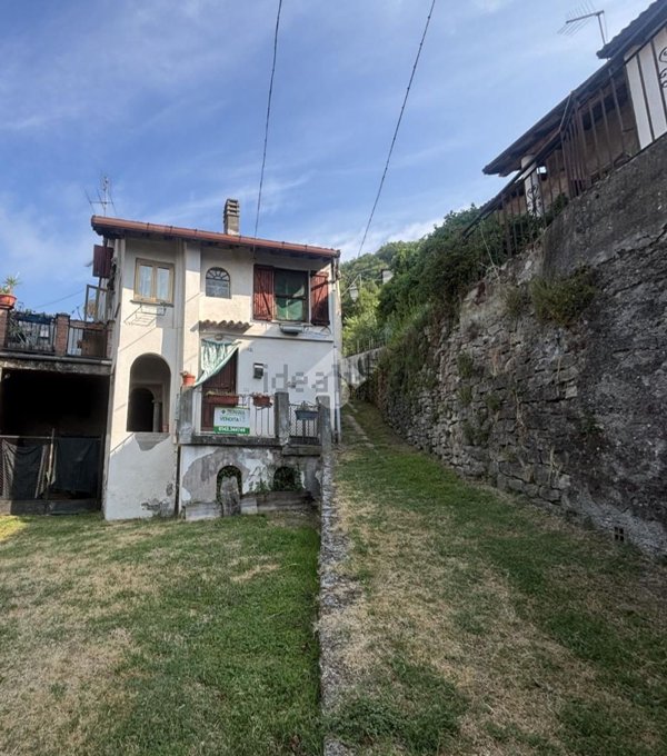 casa semindipendente in vendita a Cuneo in zona Borghetto