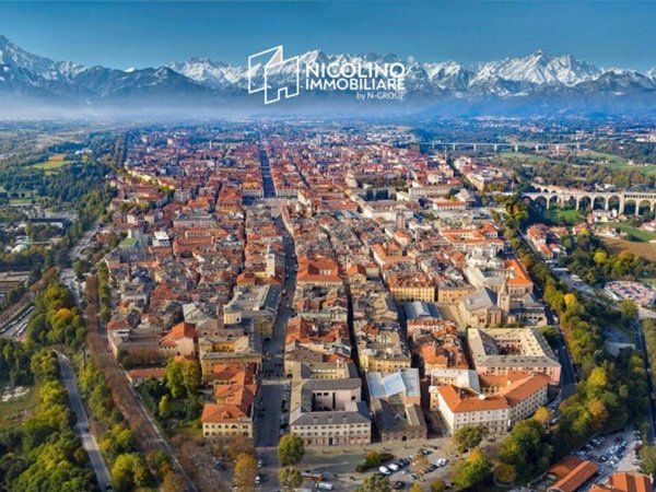 negozio in vendita a Cuneo in zona Centro Città
