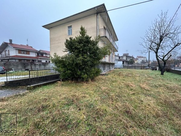 casa indipendente in vendita a Cuneo in zona Roata Canale