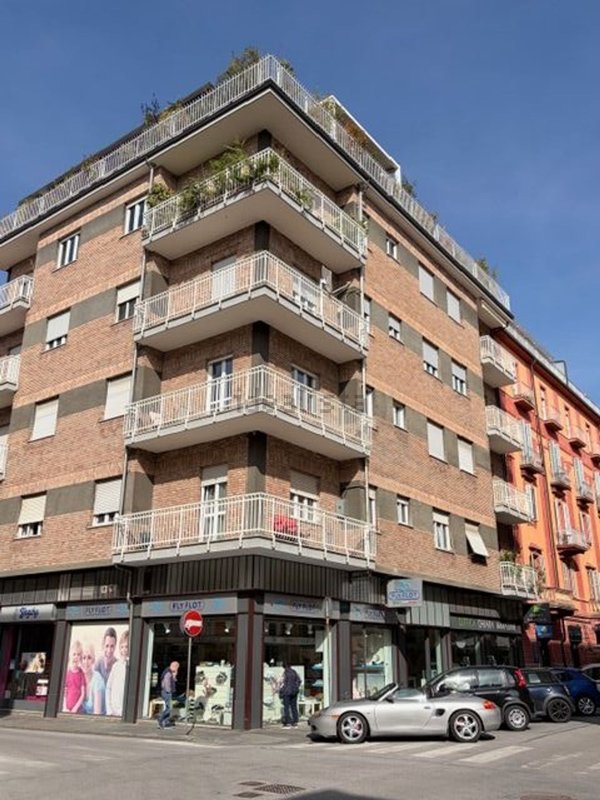 locale commerciale in vendita a Cuneo in zona Centro Città