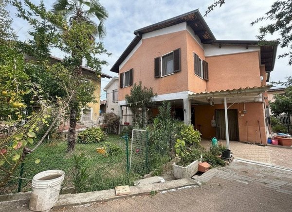 casa indipendente in vendita a Cuneo in zona Roata Rossi