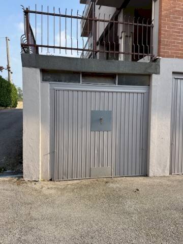 box auto in vendita a Cuneo in zona Confreria