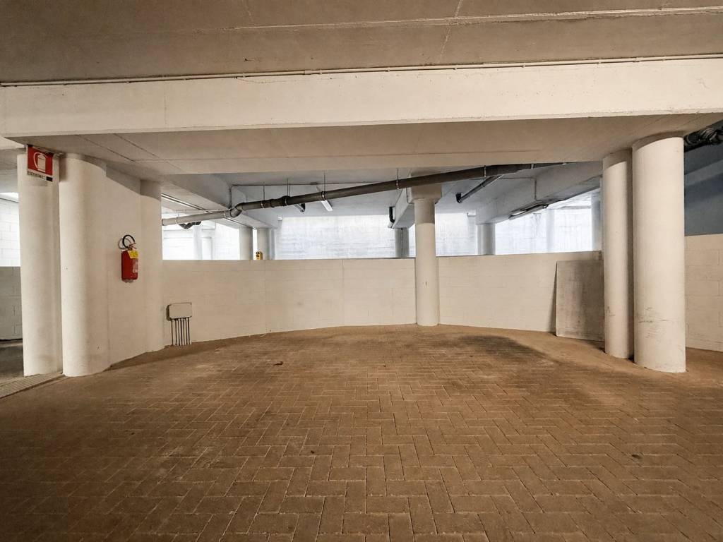 box auto in vendita a Cuneo in zona Centro Città