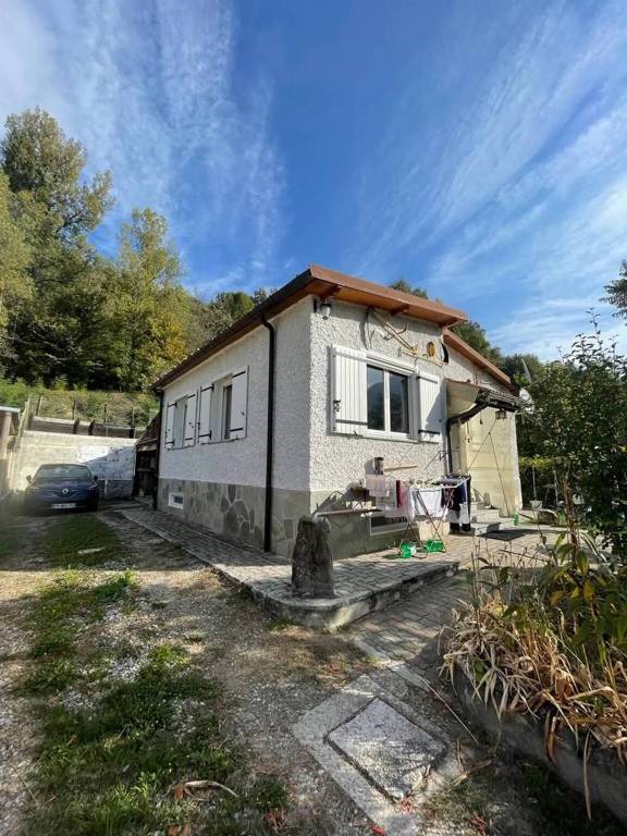 casa indipendente in vendita a Demonte