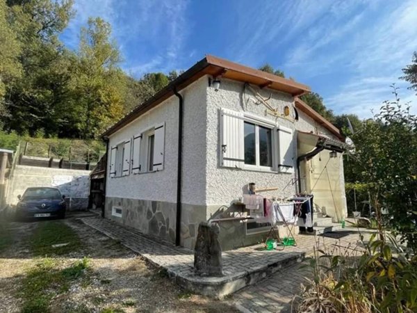 casa indipendente in vendita a Demonte