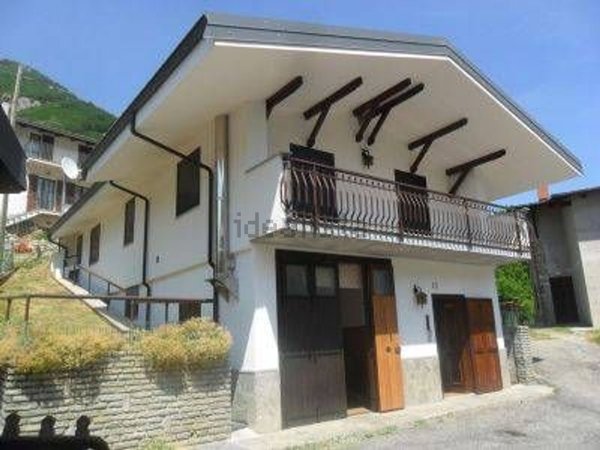 casa indipendente in vendita a Demonte