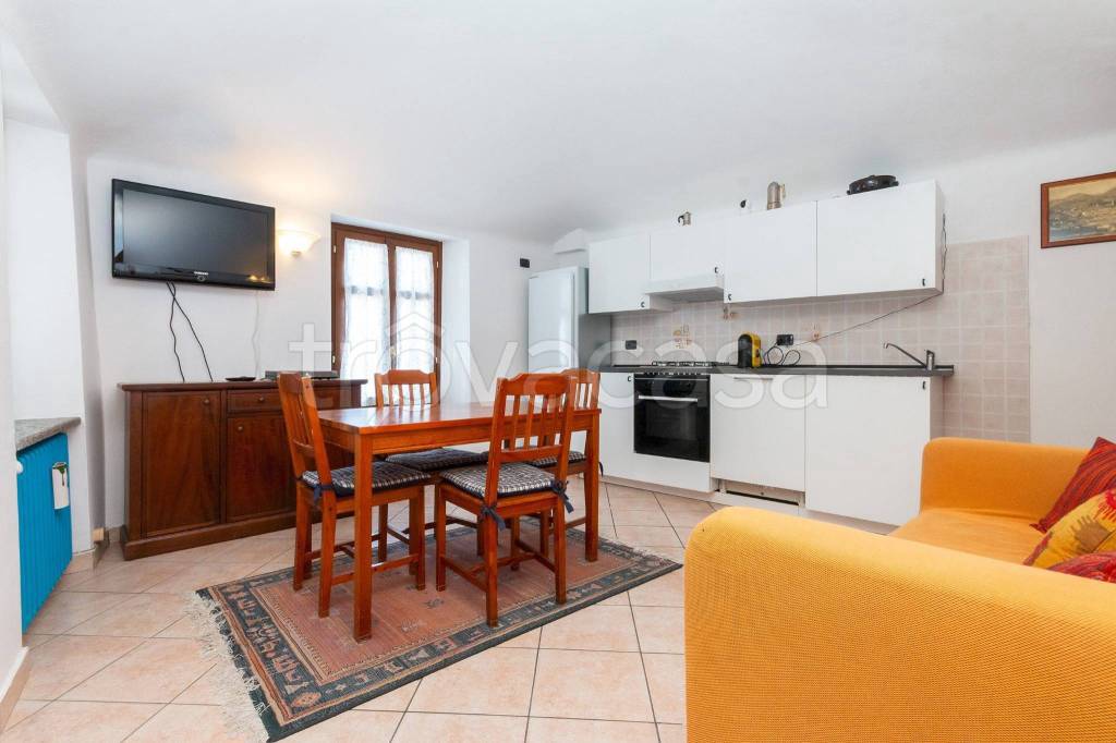 casa indipendente in vendita a Demonte