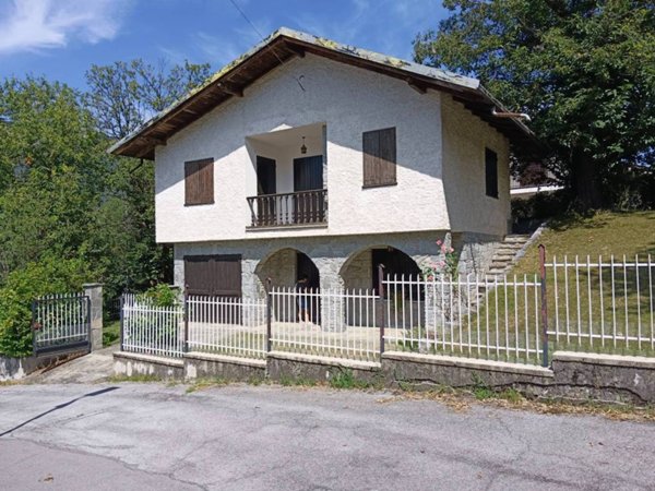 casa indipendente in vendita a Demonte