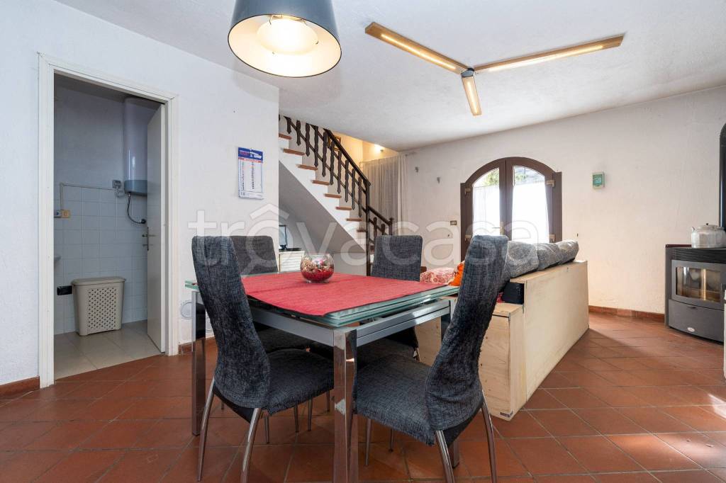casa indipendente in vendita a Demonte