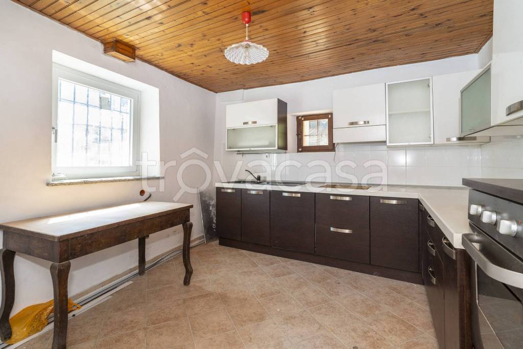 casa indipendente in vendita a Demonte