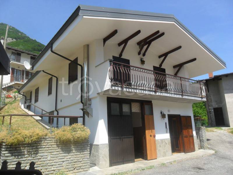 casa indipendente in vendita a Demonte