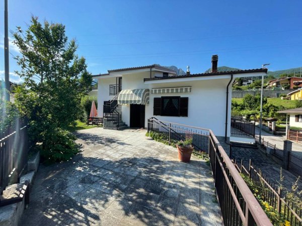 casa indipendente in vendita a Demonte