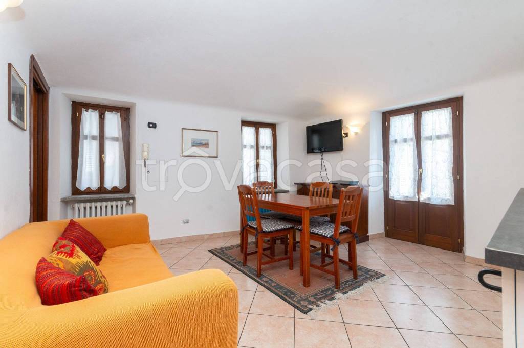 casa indipendente in vendita a Demonte