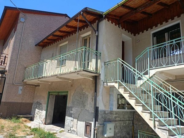 casa indipendente in vendita a Demonte