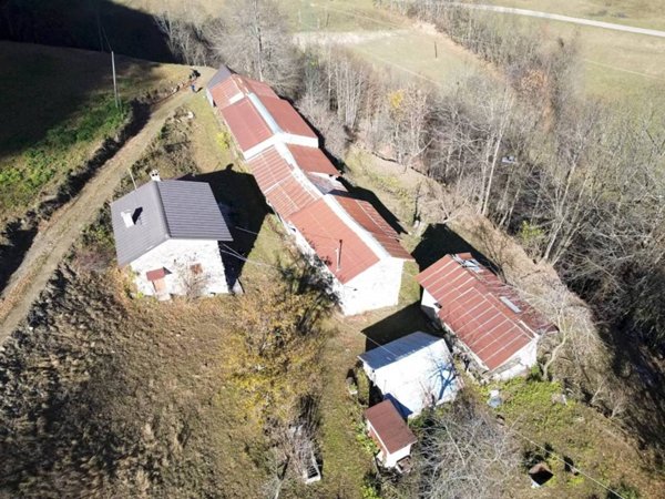 casale in vendita a Demonte