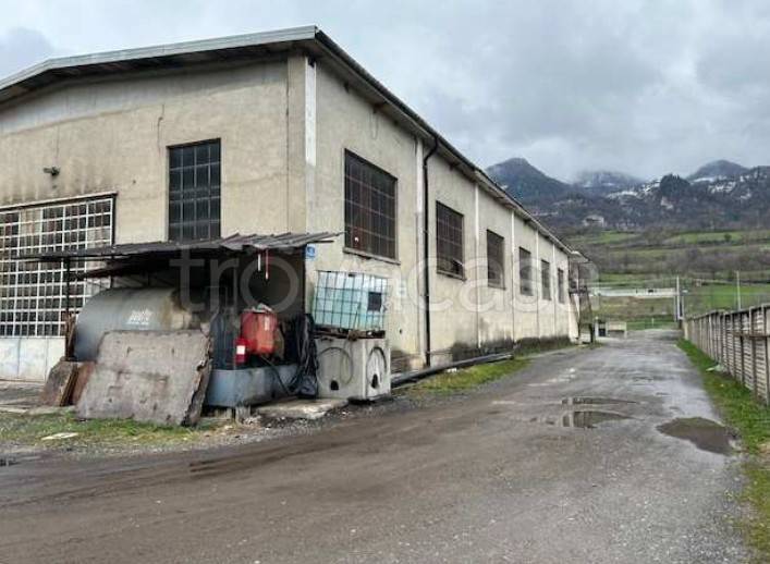 locale commerciale in vendita a Demonte