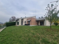 casa indipendente in vendita a Diano d'Alba in zona Ricca